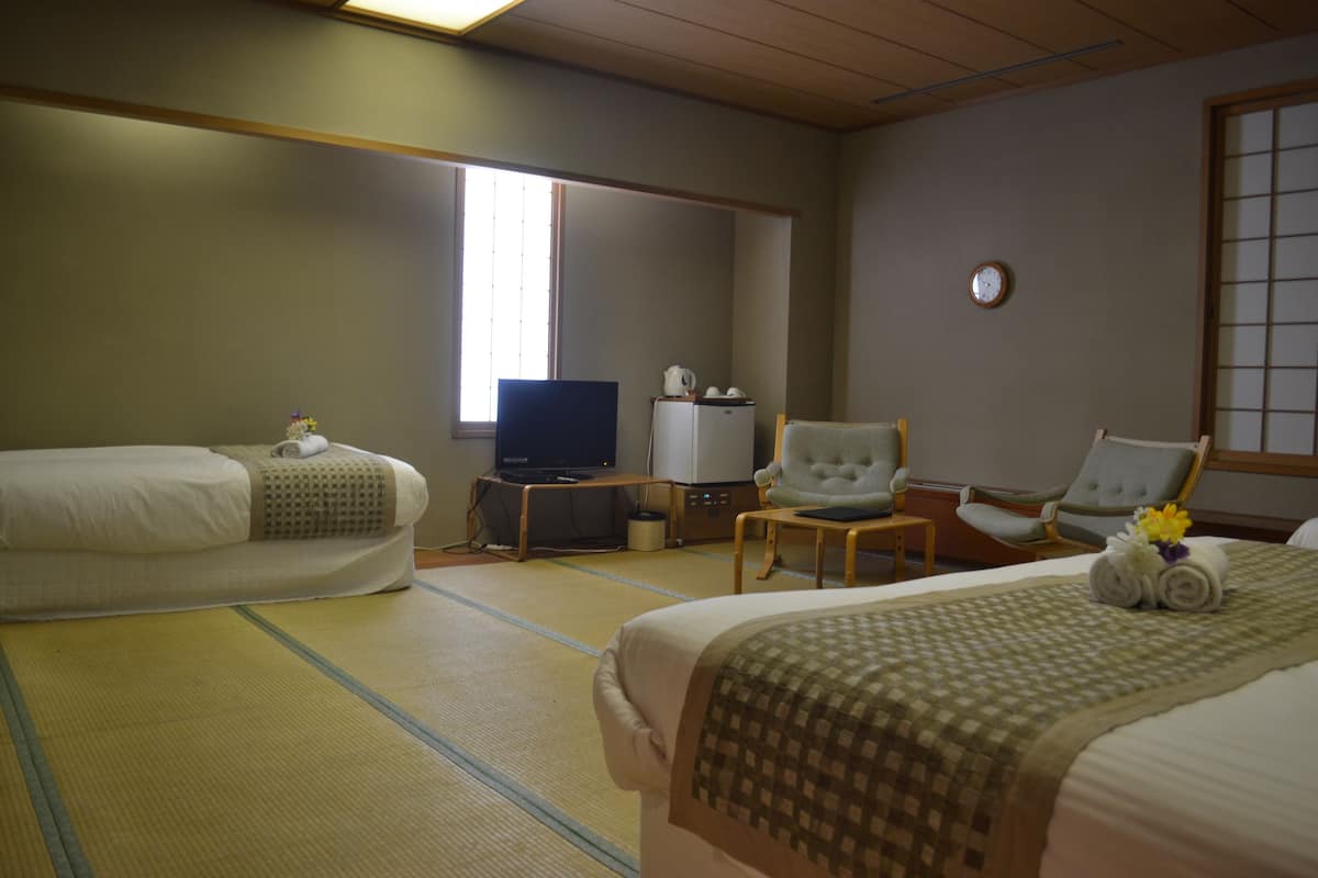 Garden Suites | In-room safe, soundproofing, free WiFi, bed sheets