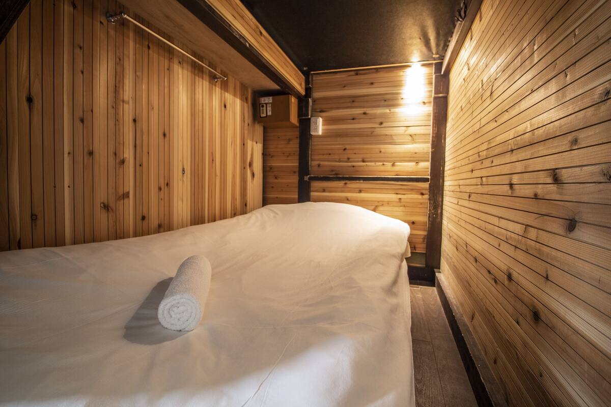 In-room safe, blackout drapes, WiFi (free)