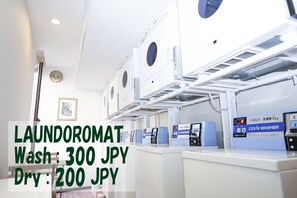 Laundry room - Nerarel Hostel Namba (Osaka)