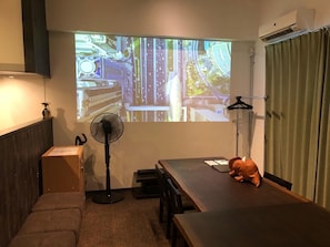 Family Room, Non Smoking | Desk, soundproofing, free WiFi