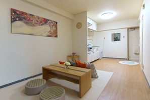 Room For 7 People, Room 703 | Free WiFi