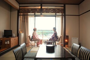 Japanese-style Room, Shared Bathroom | In-room safe, desk, free WiFi