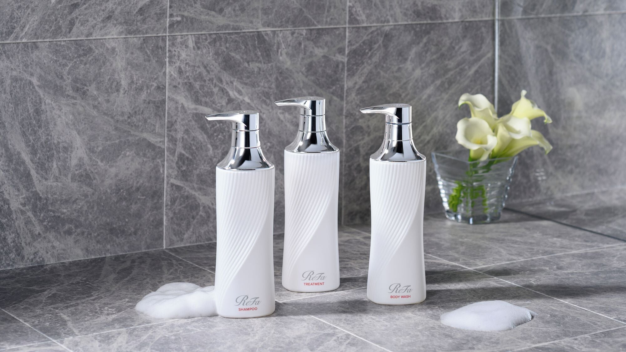 combined shower/bathtub, free toiletries, hair dryer, slippers