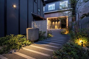 Fachada de la propiedad