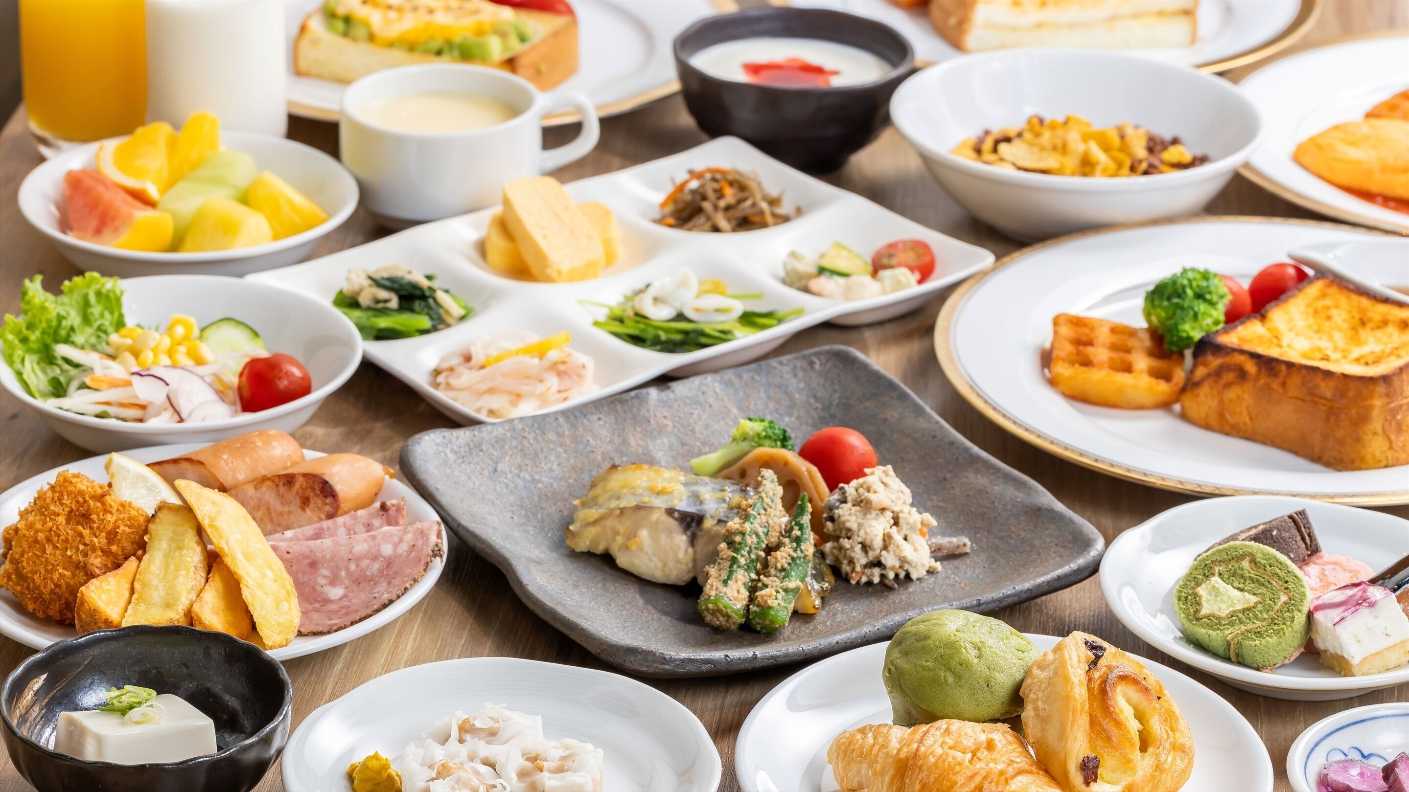Desayuno buffet diario (JPY 2750 por persona)