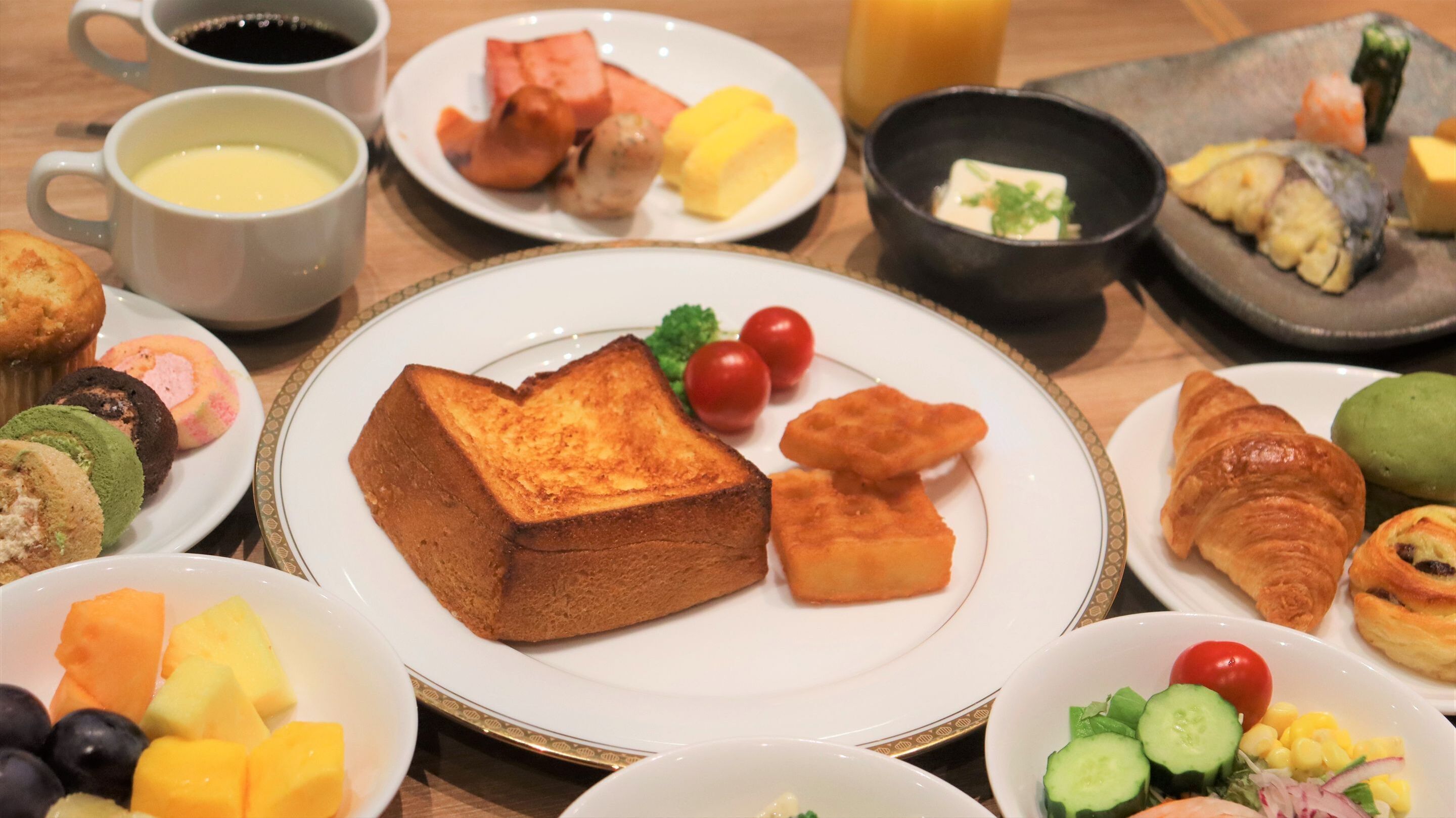 daily buffet breakfast (jpy 2750 per person)