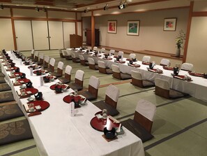 In-room dining - Serabekkan (Hiroshima)