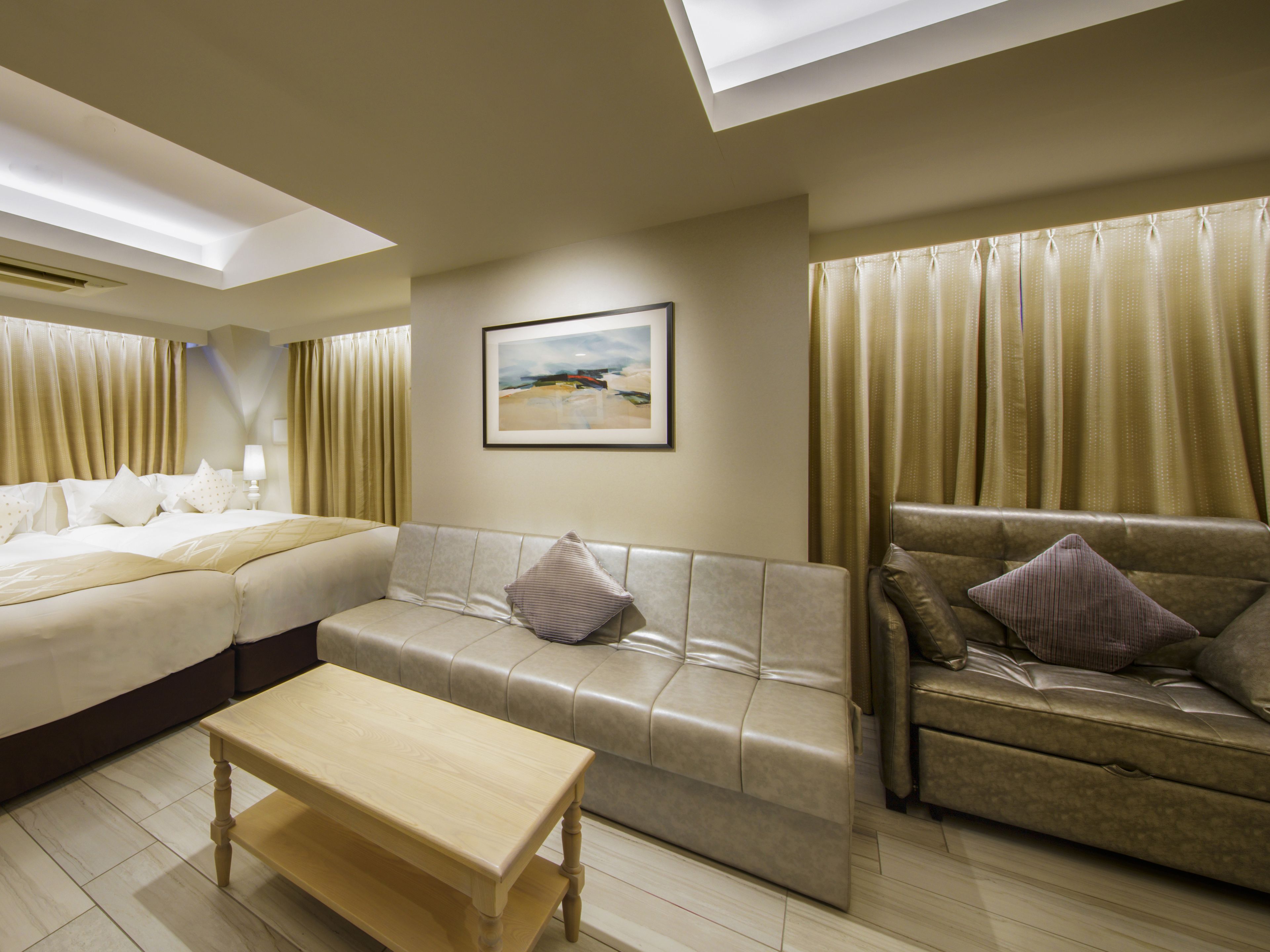 premium bedding, in-room safe, individually decorated