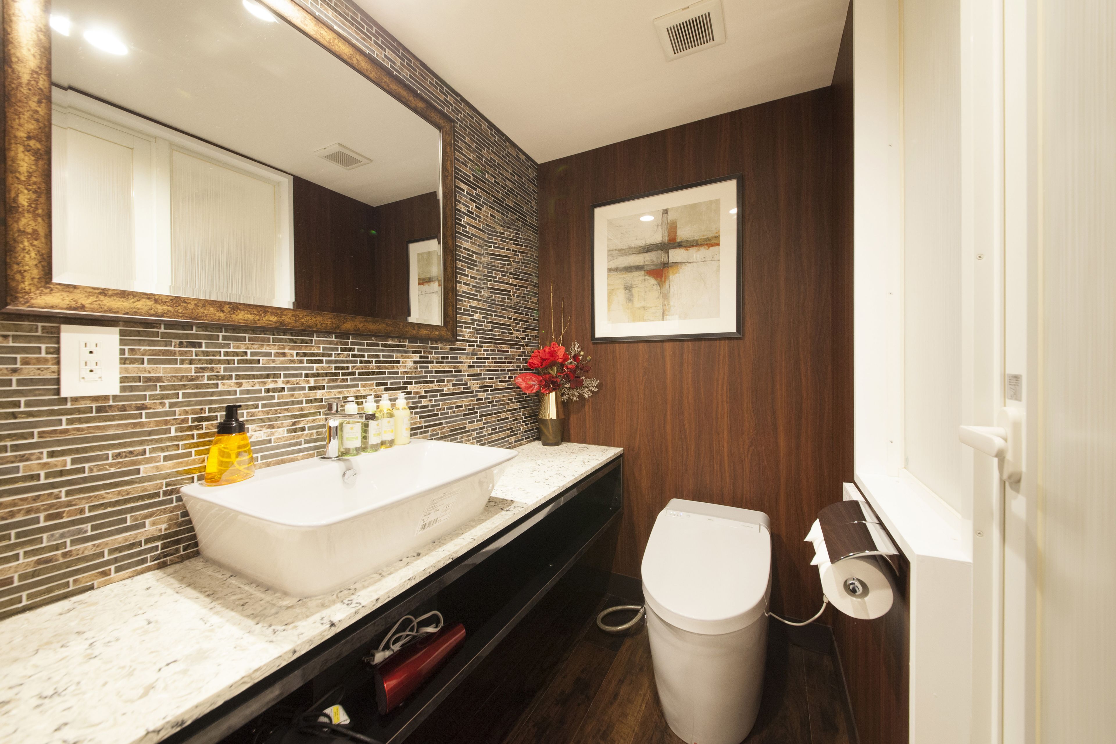 separate bathtub and shower, free toiletries, hair dryer, slippers