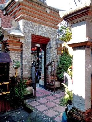 Courtyard - Arjuna Homestay Ubud (Ubud)