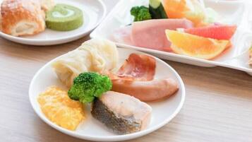 Daily buffet breakfast (JPY 1500.00 per person)