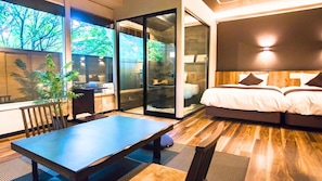 2 bedrooms, premium bedding, in-room safe, desk