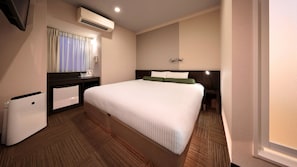 書桌、遮光布/窗簾、熨斗/熨衣板、免費無線上網