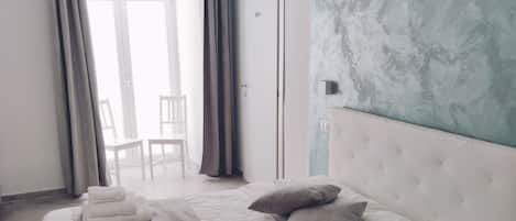 Couette en duvet d'oie, coffres-forts dans les chambres, bureau