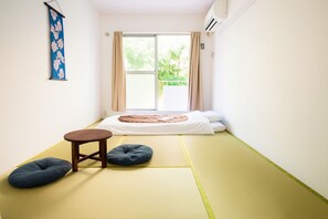 Quarto tradicional (with Shared Bathroom, Single) | Quartos à prova de som, ferros/tábuas de passar roupa, Wi-Fi de cortesia