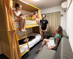 Zimmer, Gemeinschaftsbad (Western Style, 3 Persons)