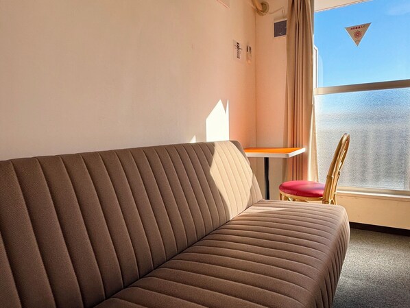 Soundproofing, iron/ironing board, free WiFi - Sakura Hotel Nippori (Tokyo)