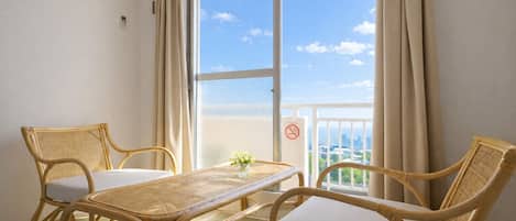 Sistema de insonorización, tabla de planchar con plancha y wifi gratis