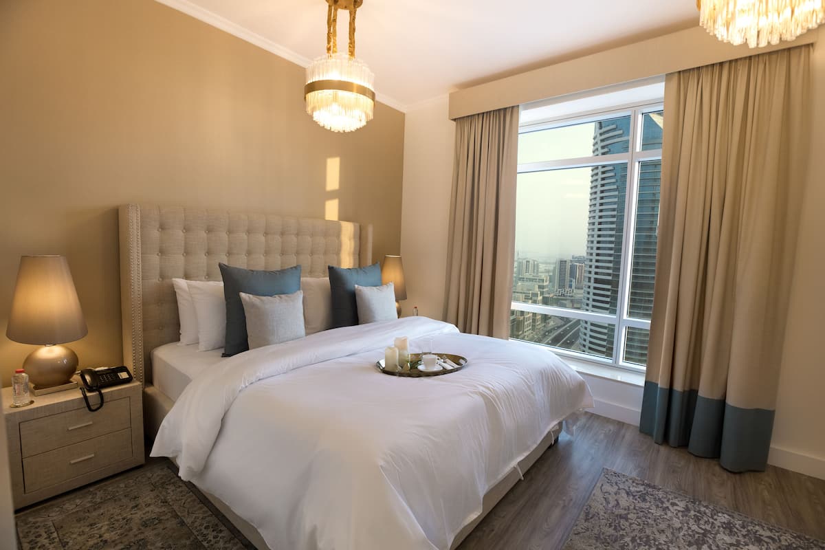 Superior Apartment, 2 Bedrooms, Balcony, Lake View | Egyptian cotton sheets, premium bedding, in-room safe
