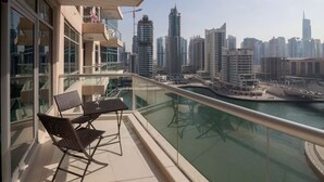 Balcony - Nasma Luxury Stays - Park Island (Dubai)