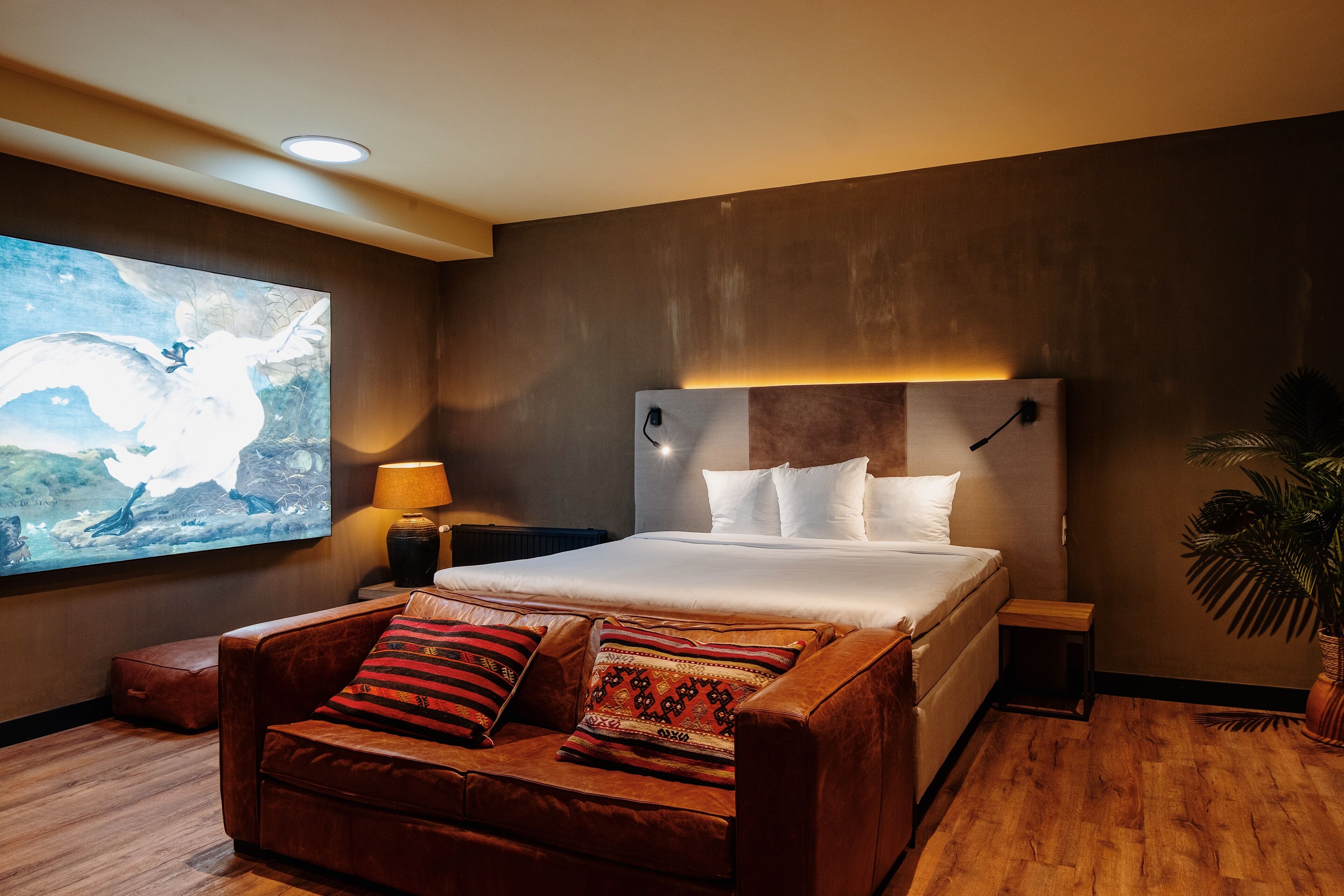 big focus (no window but daylight tube, which bring in natural light) | premium bedding, in-room safe, individually decorated