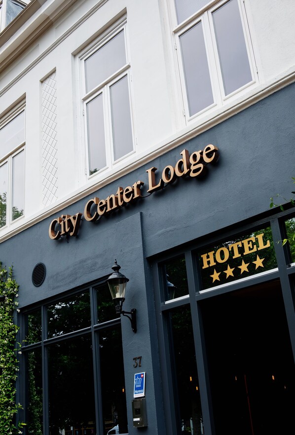 Front of property - City Center Lodge Utrecht (Utrecht)