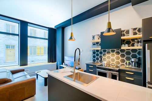 Luxury-Apartment, 1 Schlafzimmer (Accessible by stairs only) | Eigene Küche | Großer Kühlschrank, Mikrowelle, Ofen, Herdplatte