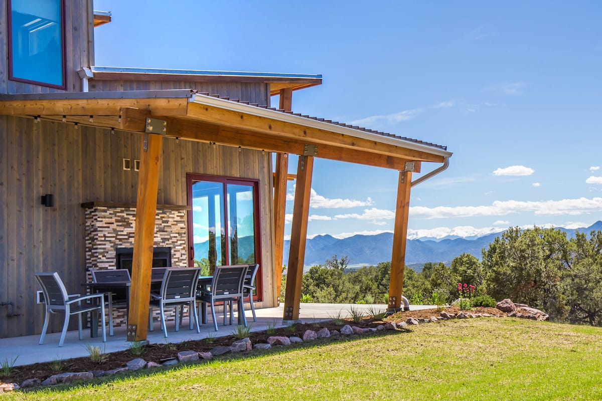Luxury Cabin, 2 Bedrooms, Kitchenette, Mountain View | Terrace/patio