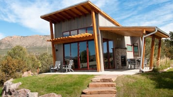 Luxury Cabin, 1 King Bed, Kitchenette, Mountain View | Terrace/patio