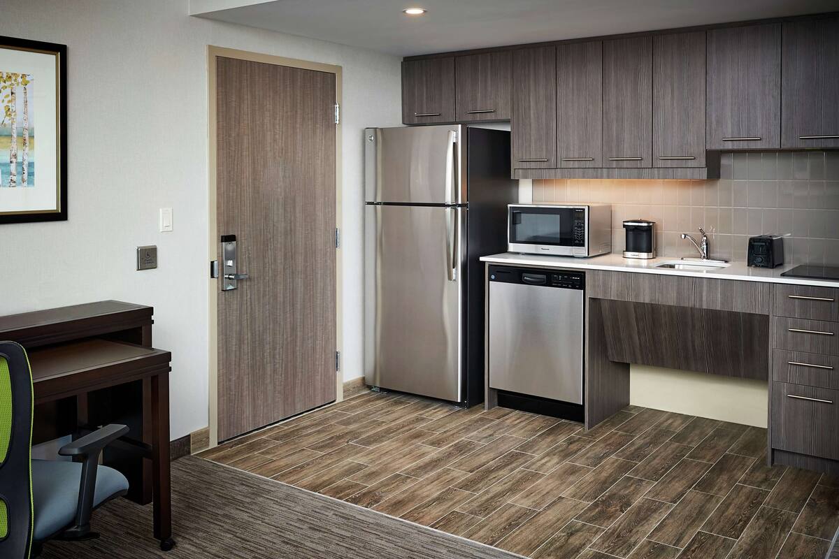 in-room safe, rollaway beds, free wifi, bed sheets