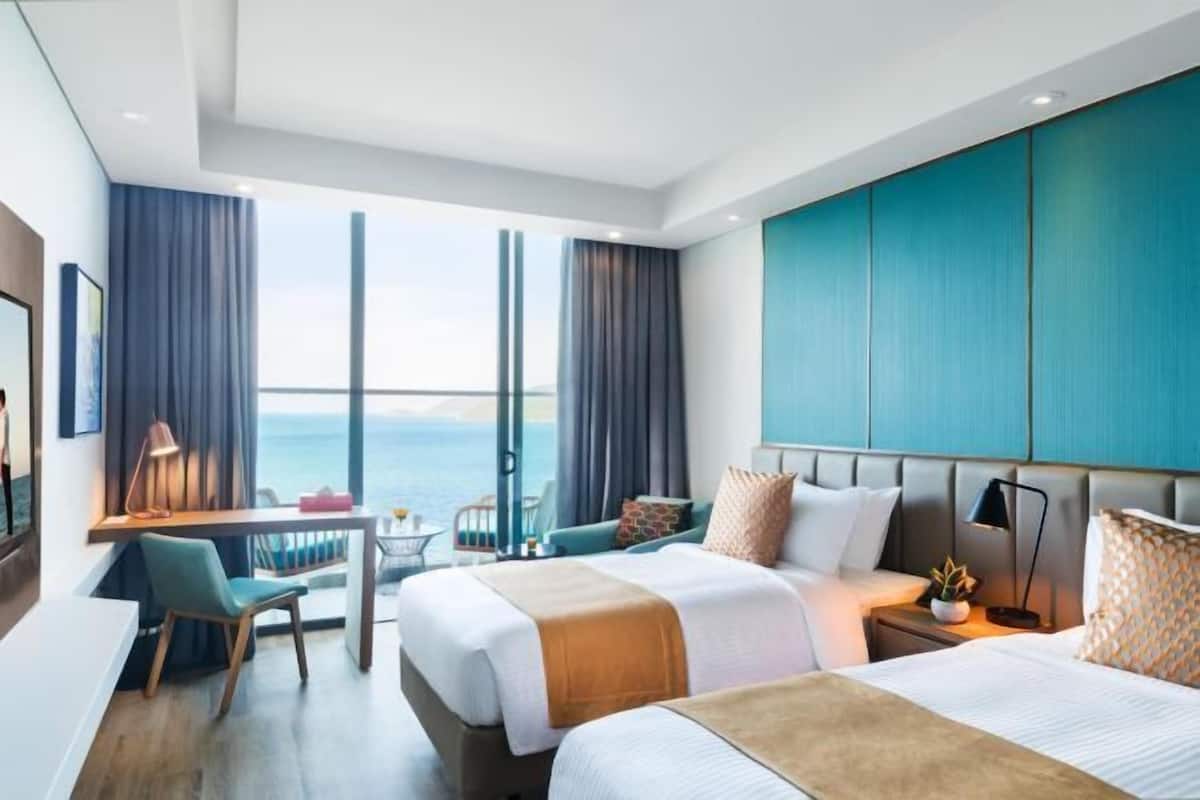 1 bedroom, premium bedding, down comforters, minibar