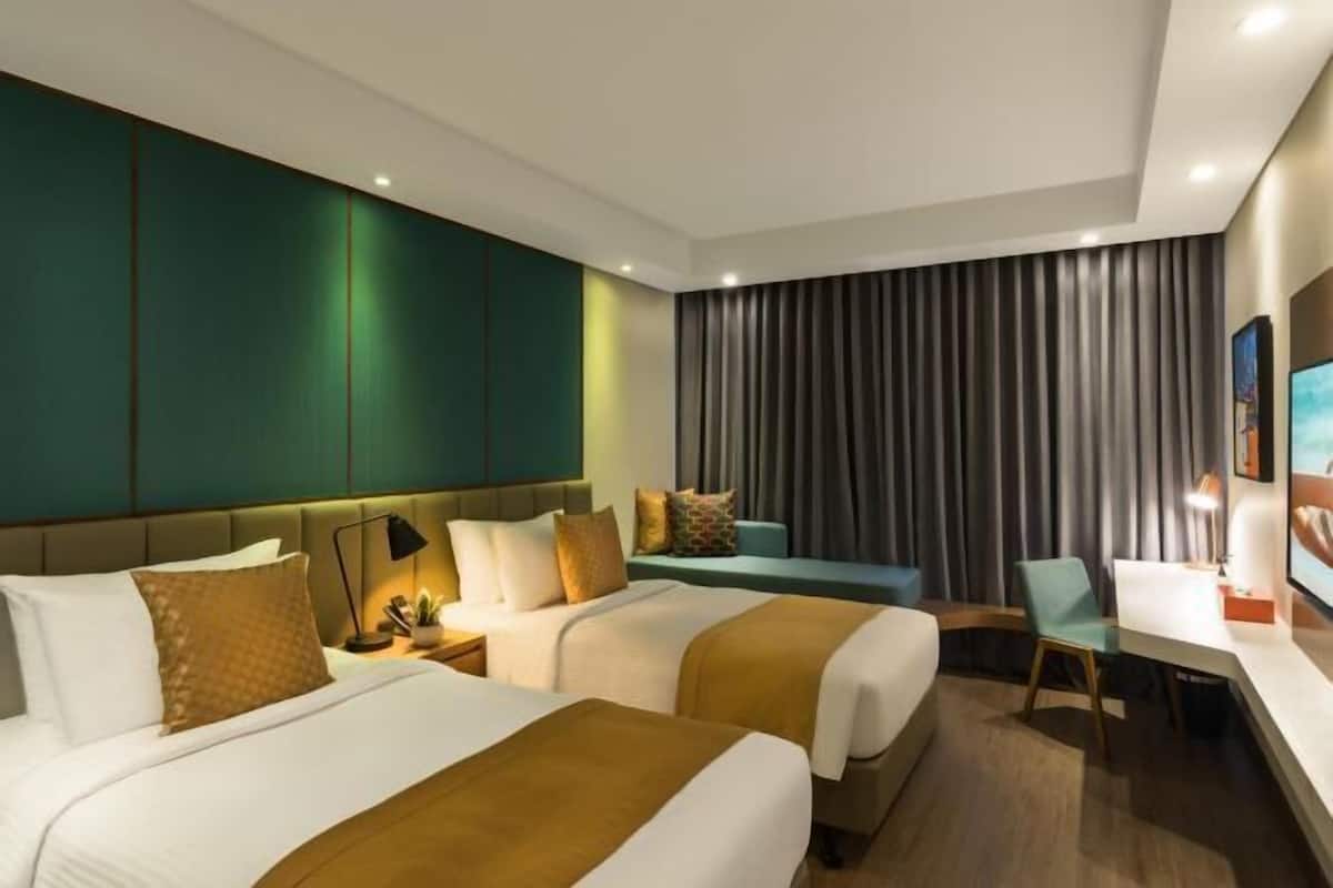 1 bedroom, premium bedding, down comforters, minibar