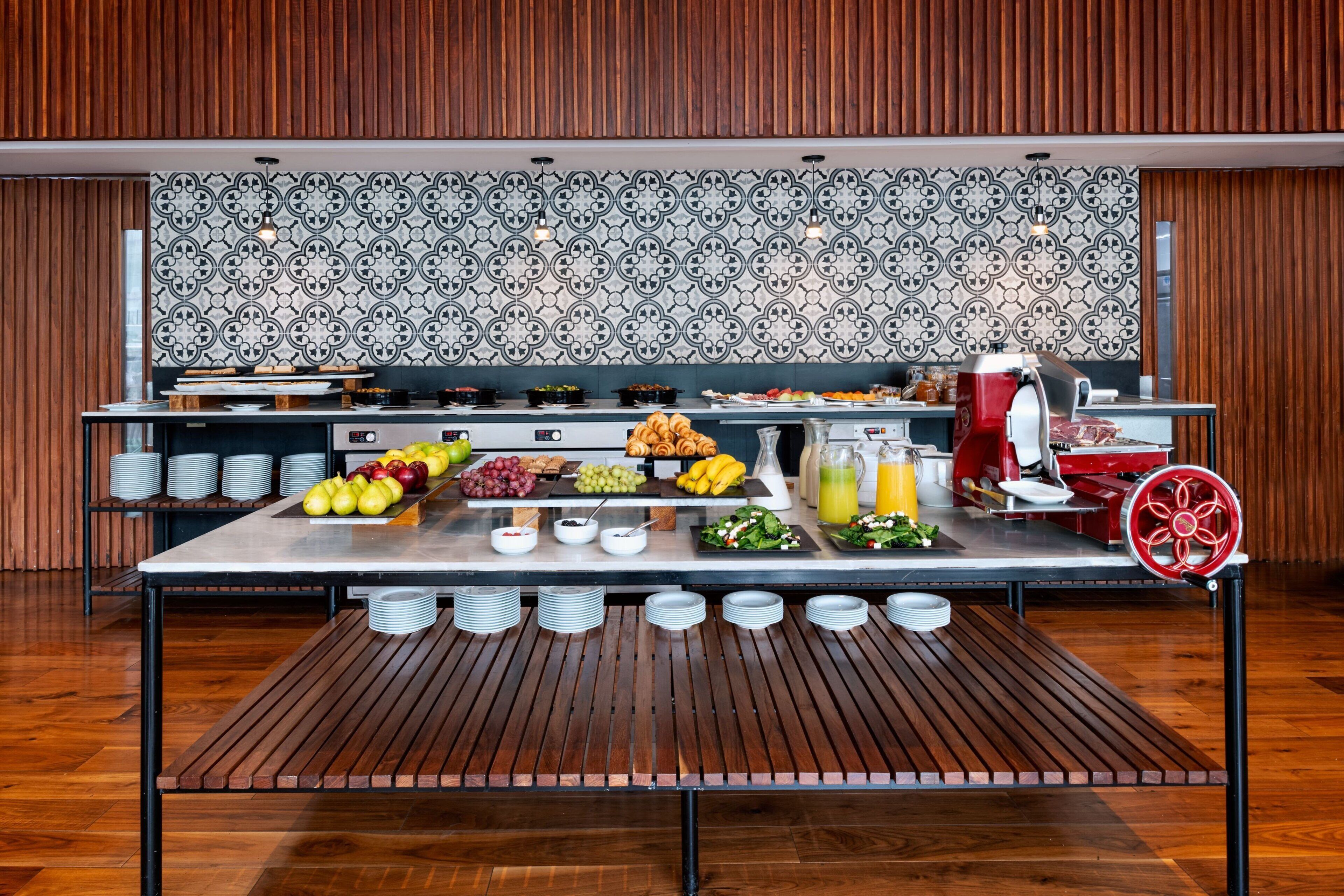 daily buffet breakfast for a fee