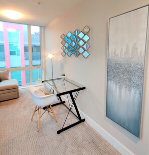 Premium Townhome, 2 Bedrooms, Non Smoking, City View | 2 bedrooms, individually decorated, individually furnished, desk