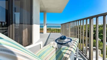 Apartment (2 Bedrooms) | Balcony