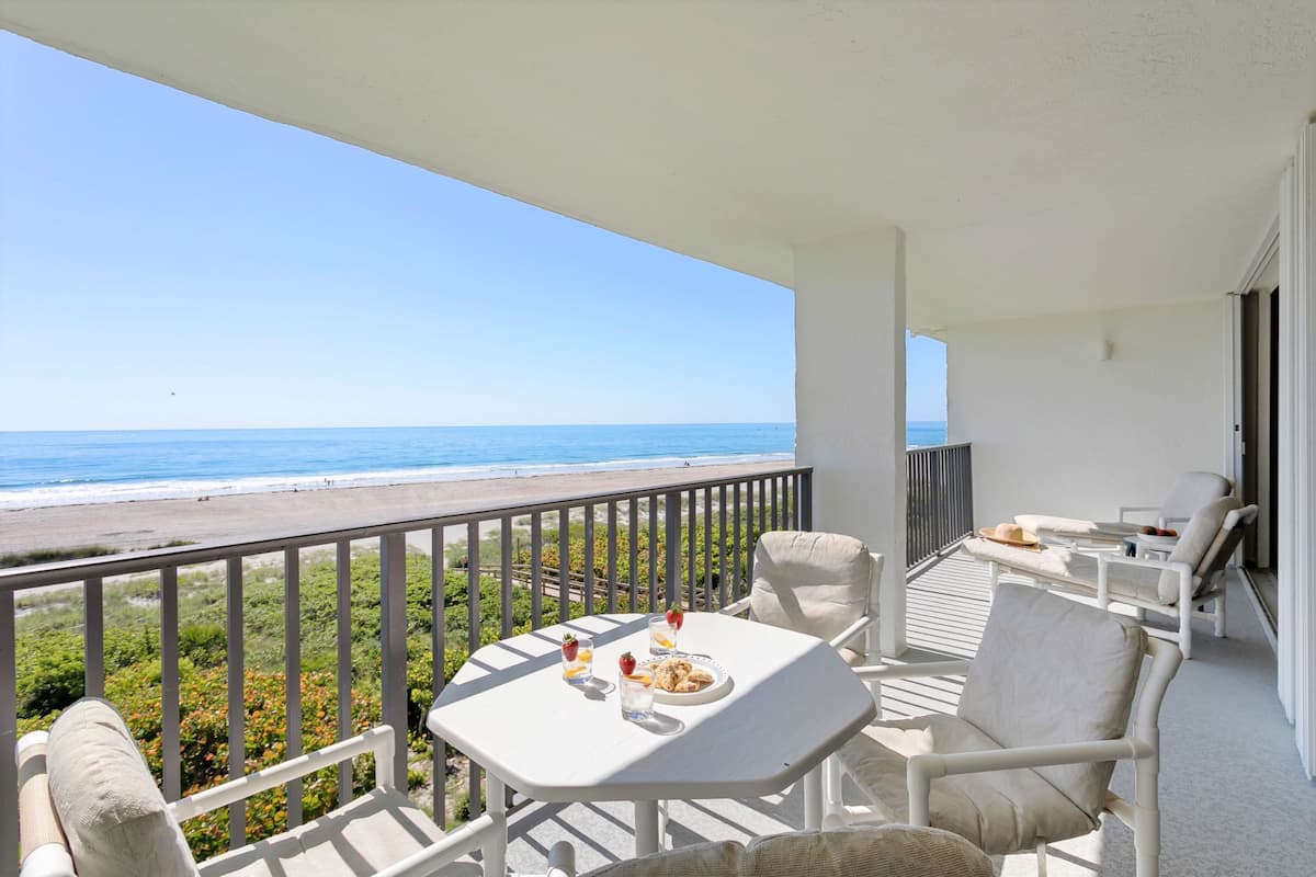 Premium Condo, 2 Bedrooms, Oceanfront | Balcony