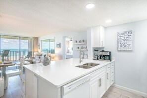 Căn hộ (2 Bedrooms) | Bếp riêng | Tủ lạnh, lò vi sóng, lò nướng, dụng cụ pha cà phê/trà