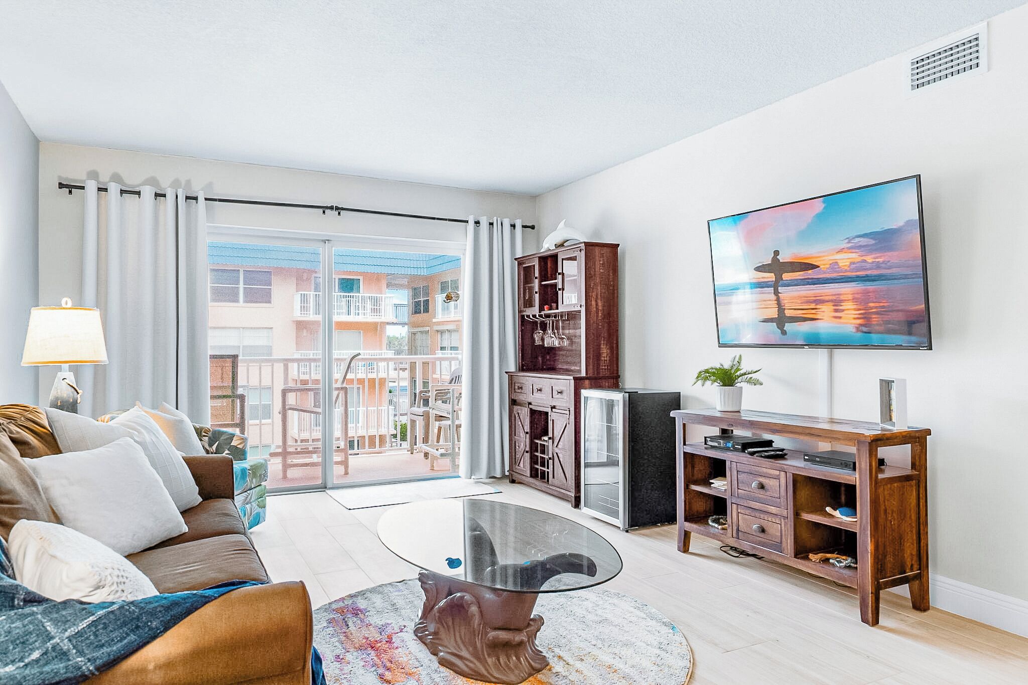 Apartment (3 Bedrooms) | Front of property