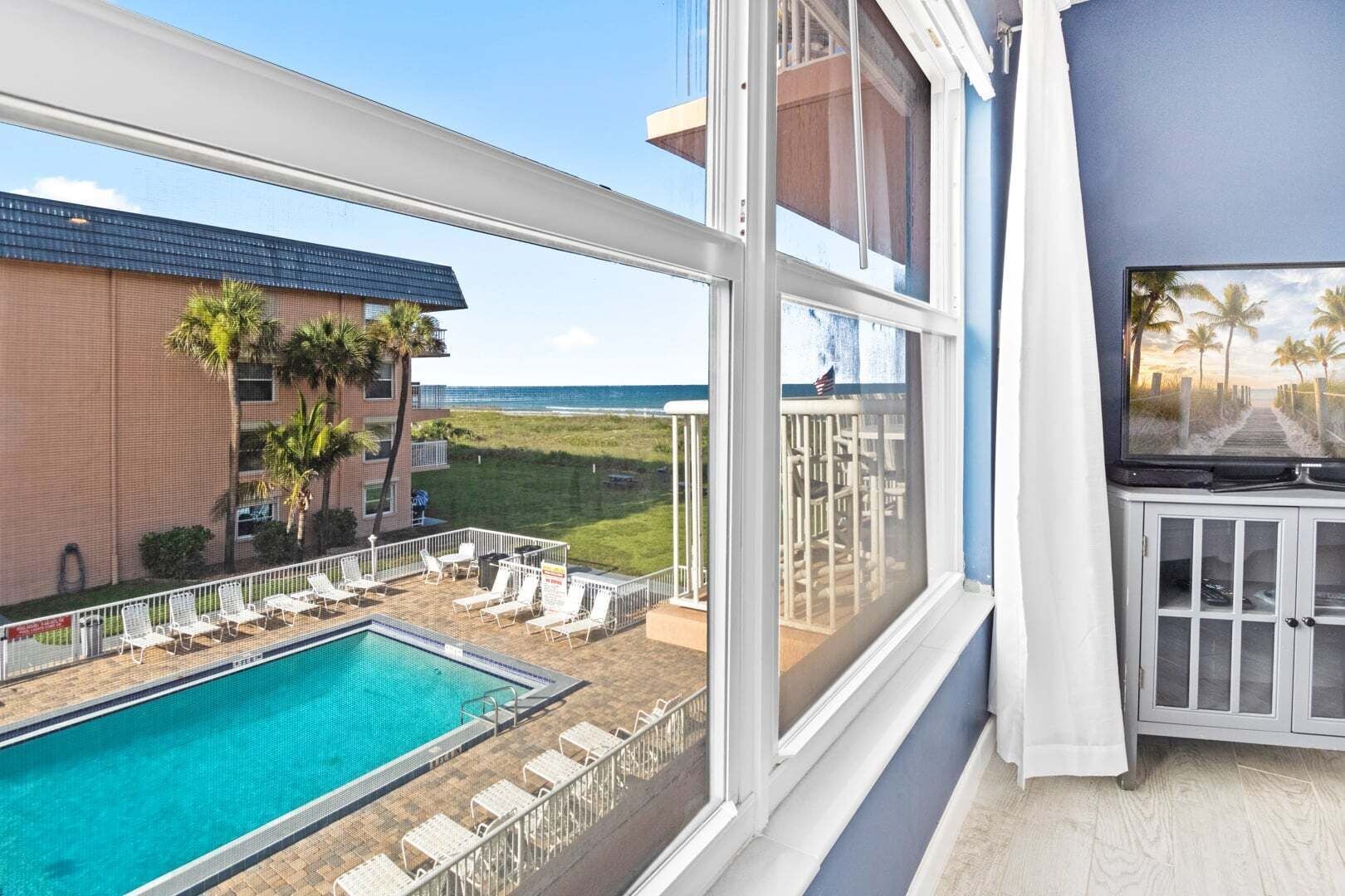 Apartment (2 Bedrooms) | Beach/ocean view