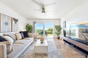 Apartment (2 Bedrooms) | Front of property