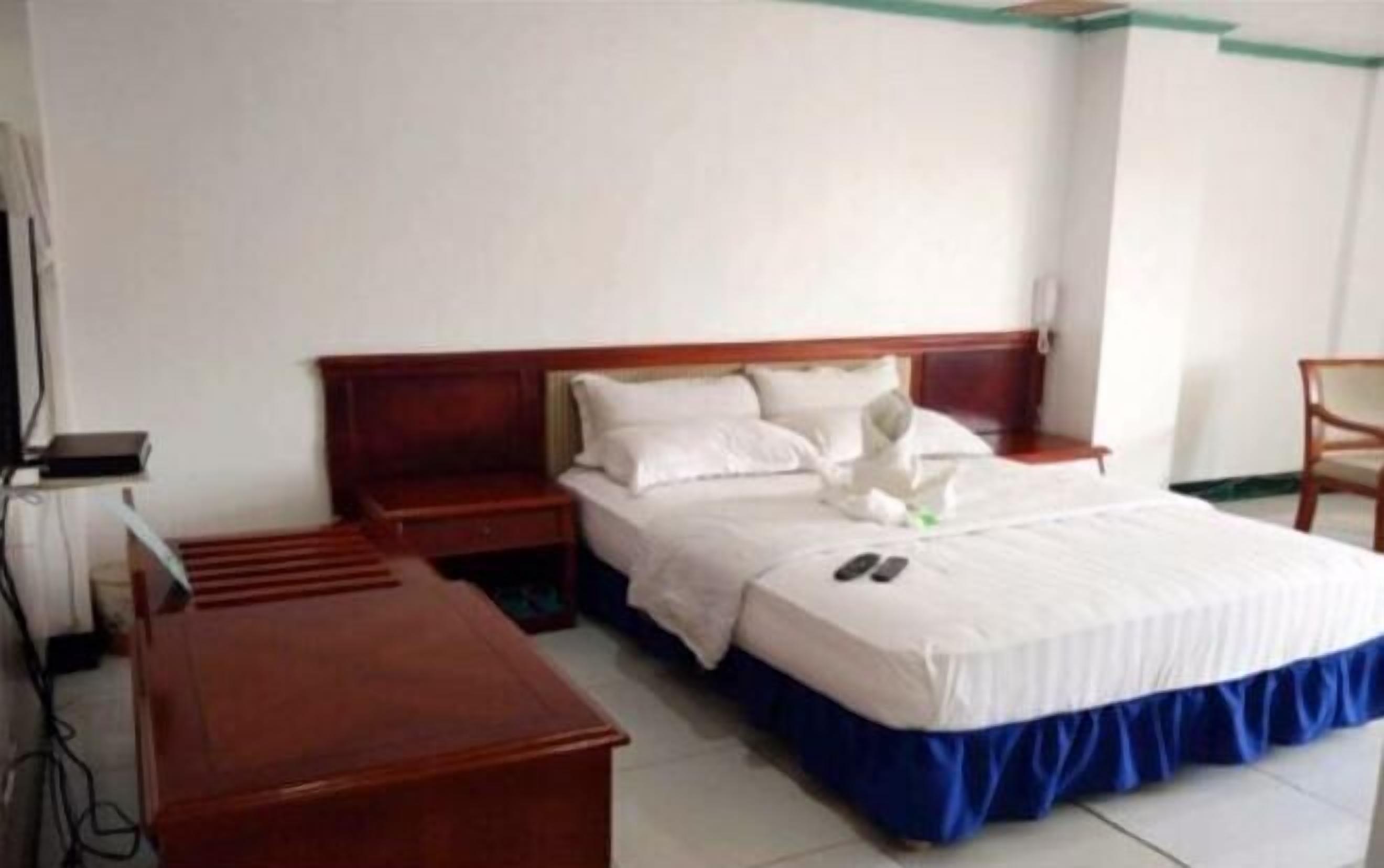 Skrivebord og sengetøy