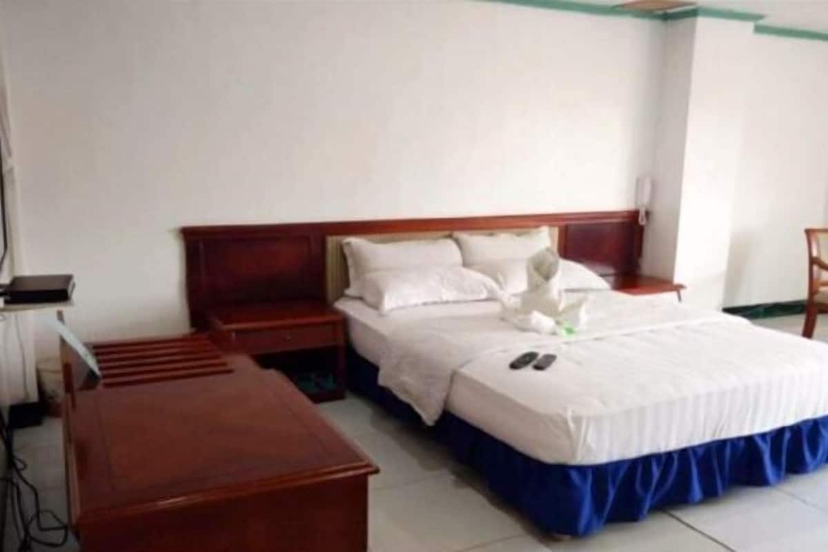 Skrivebord og sengetøy