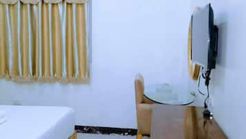 ๋๋ญ์ค๋ฃธ | ์ฑ
์, ๋ฌด๋ฃ WiFi, ์นจ๋ ์ํธ