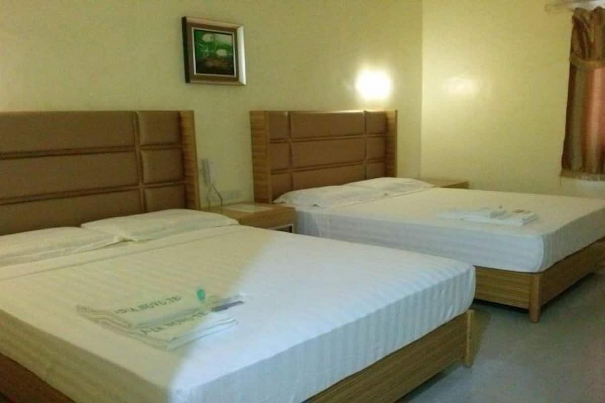 Escritorio, wifi gratis y ropa de cama