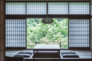 Deluxe Suite | Down comforters, in-room safe, desk, free WiFi - Tateshina Shinyu Onsen (Chino)