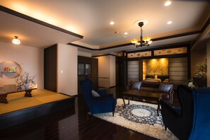 Suite, Non Smoking, Ensuite | Down comforters, in-room safe, desk, free WiFi - Tateshina Shinyu Onsen (Chino)