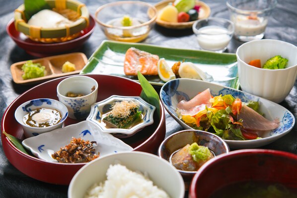 朝食
