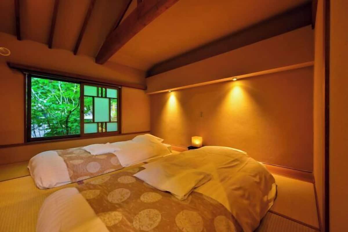 In-room safe, individually decorated, individually furnished, desk