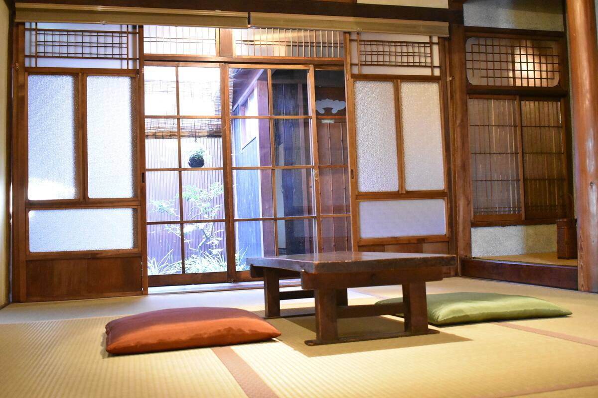 Japanese Style Private Room for 2 - 4person (Age 6+ Only)