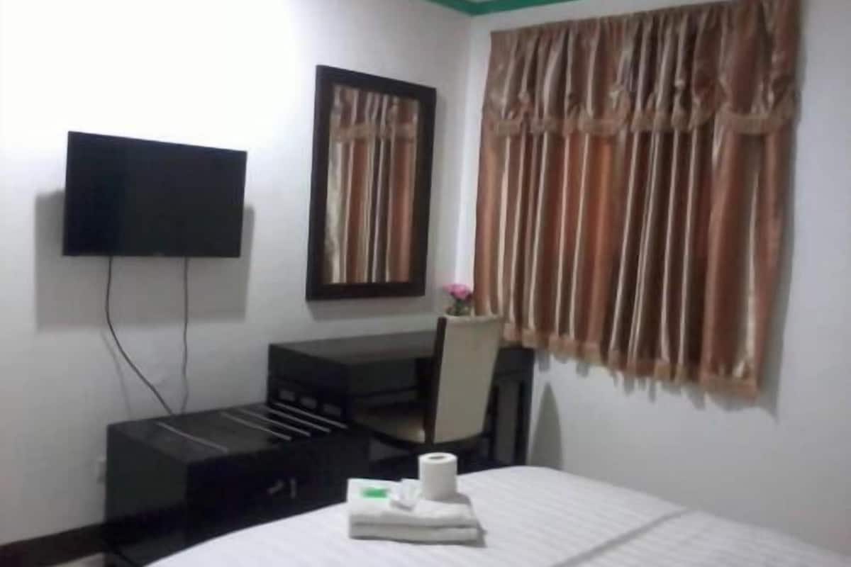 Desk, free WiFi, bed sheets